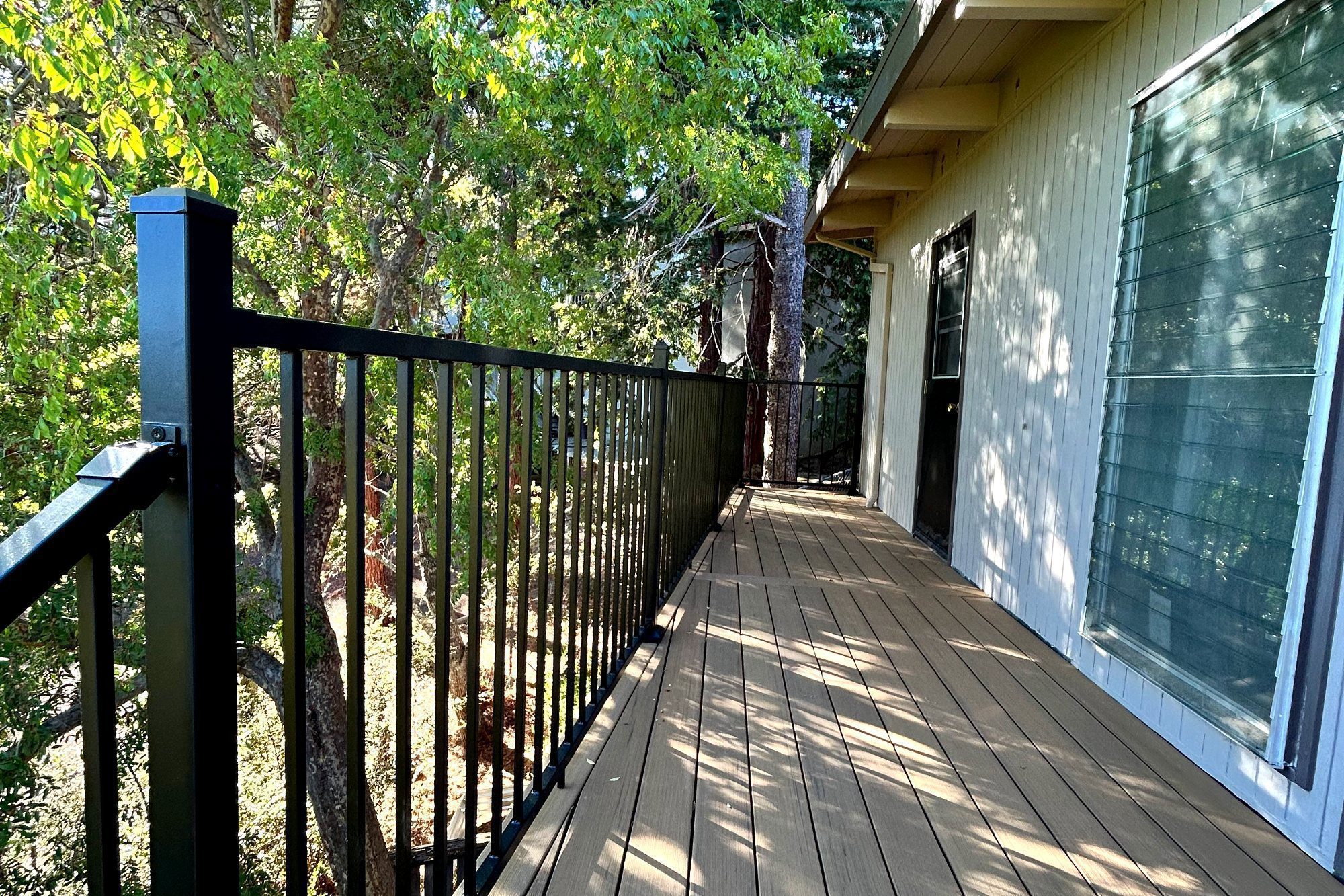 Composite deck with steel railing in Burlingame, CA