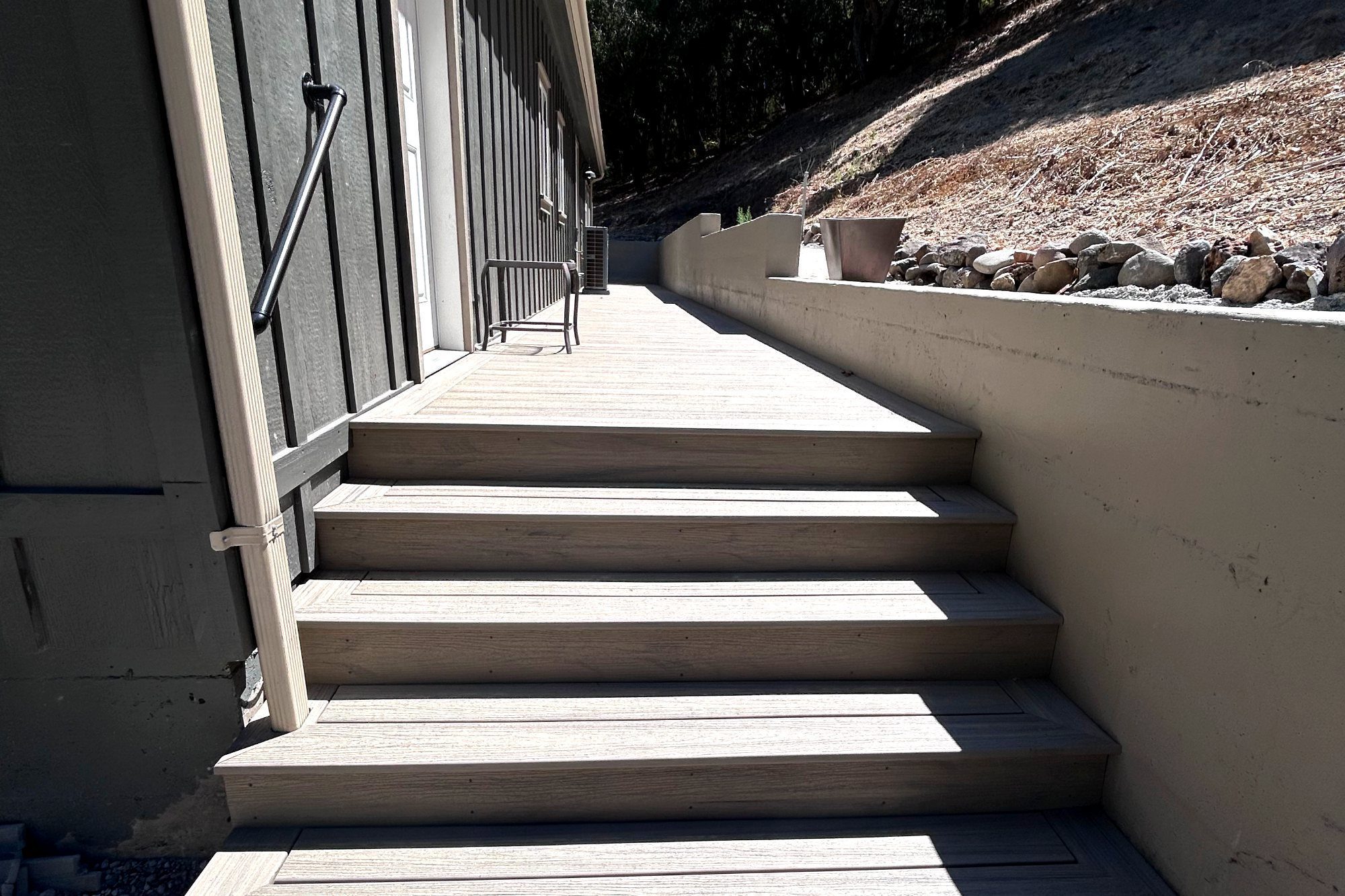 Long run of Trex Enhance stairs along the house in Los Gatos, CA