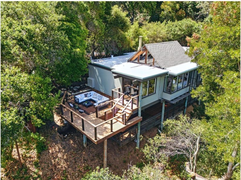 Aerial view of a raised composite deck in Redwood City, CA