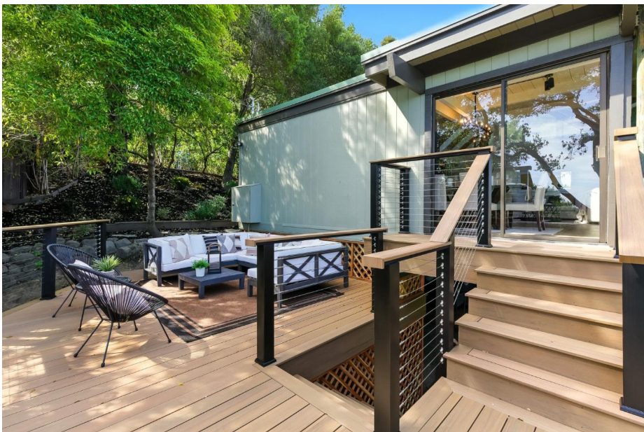 Composite deck stairs and cable railing in Redwood City, CA