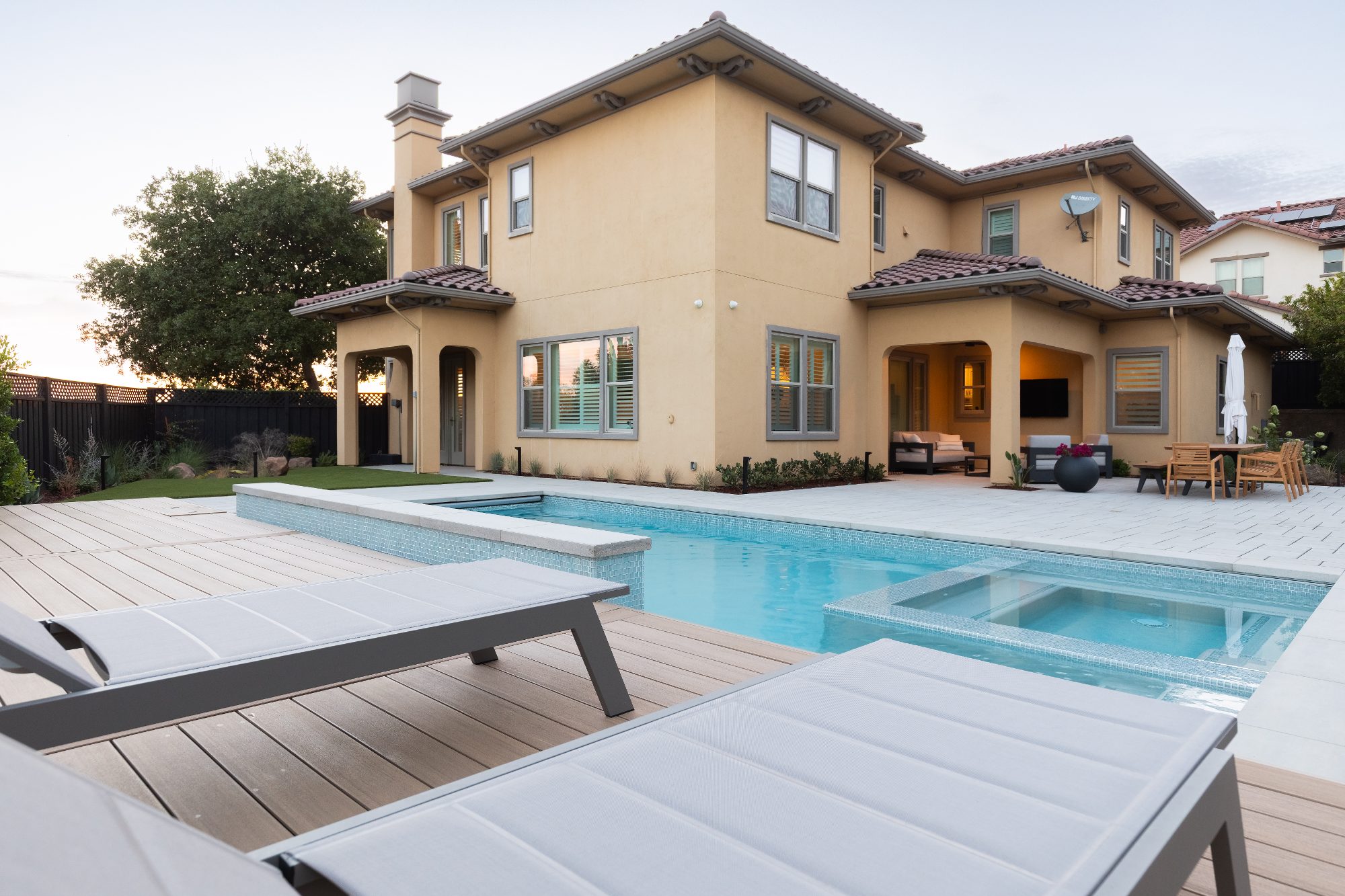 TimberTech Vintage Weathered Teak deck by the pool in San Jose, CA