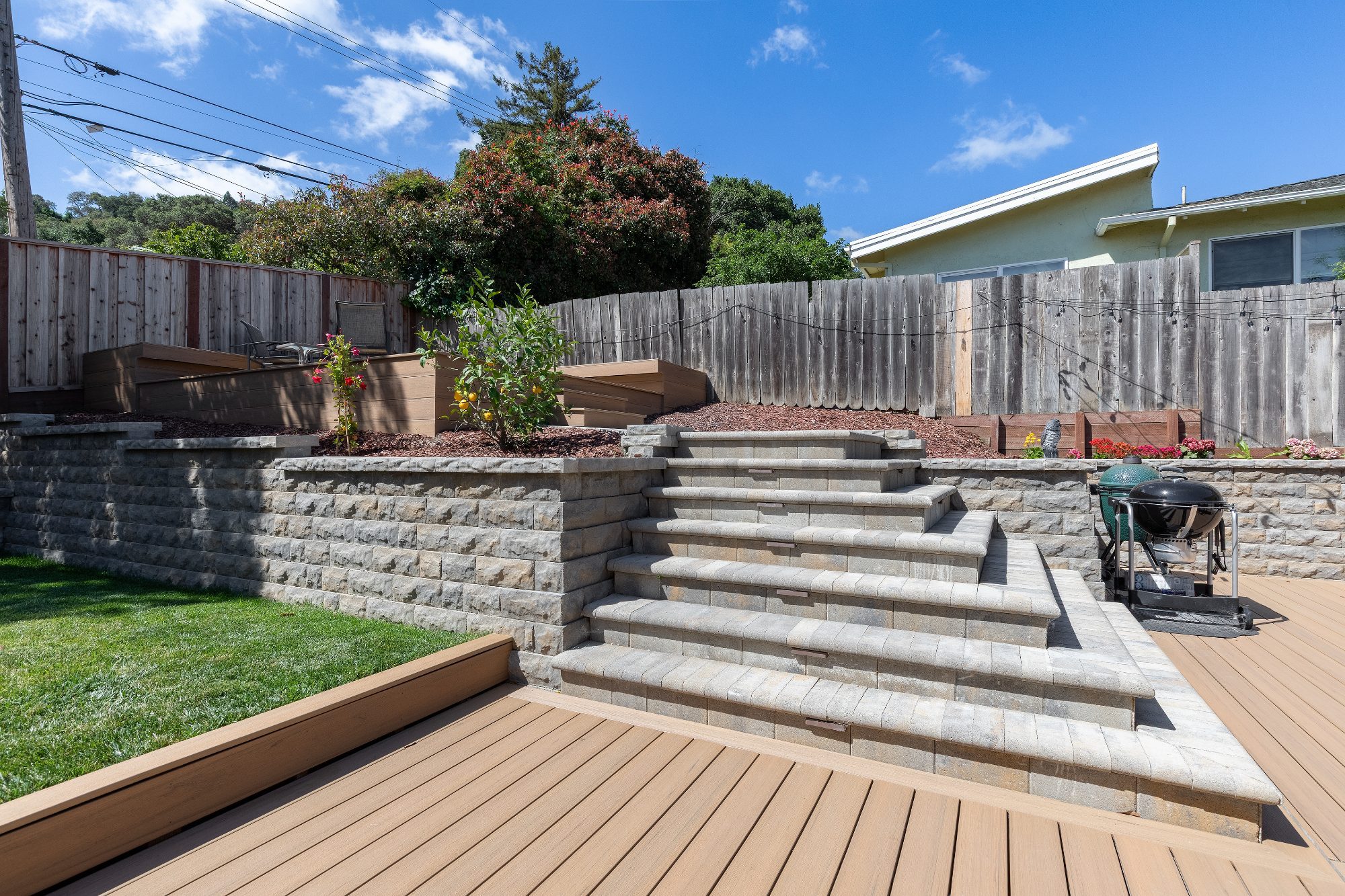 Composite deck stairs and retaining wall in San Mateo, CA